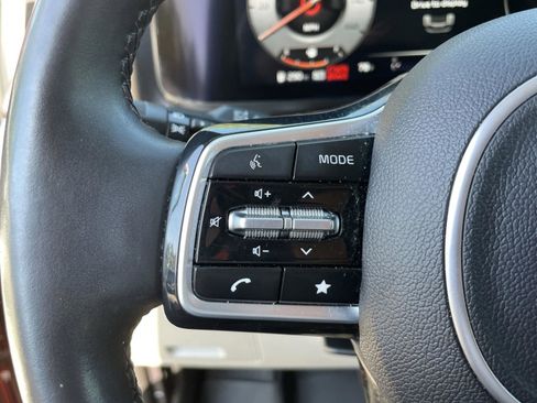 Certified 2022 Kia Carnival SX Prestige image 23