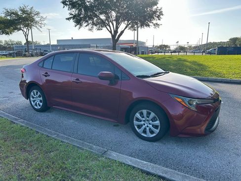 Used 2023 Toyota Corolla LE FWD image 8