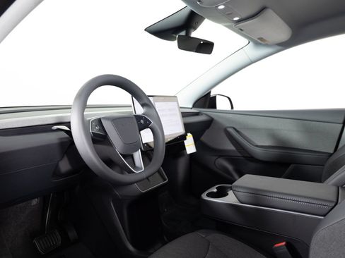 Used 2026 Tesla Model Y AWD image 14