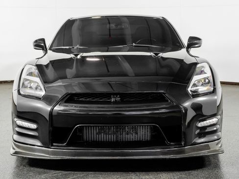 Used 2015 Nissan GT-R Black Edition image 21