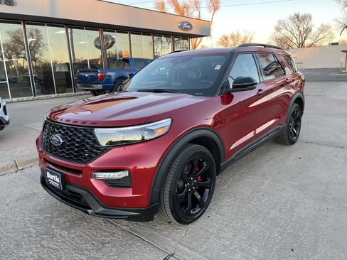 Used 2020 Ford Explorer ST w/ ST Street Pack image 2