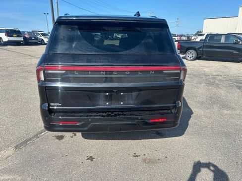 Used 2025 Lincoln Navigator L Reserve w/ Jet Appearance Package AWD/4WD image 6
