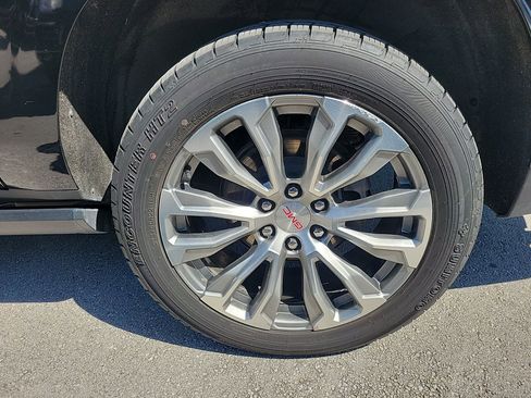 Used 2023 GMC Yukon XL Denali image 18