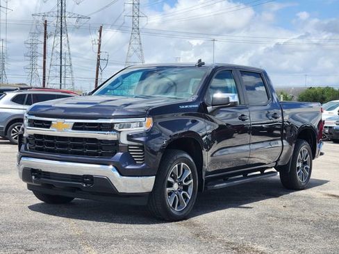 Used 2023 Chevrolet Silverado 1500 LT AWD/4WD image 3