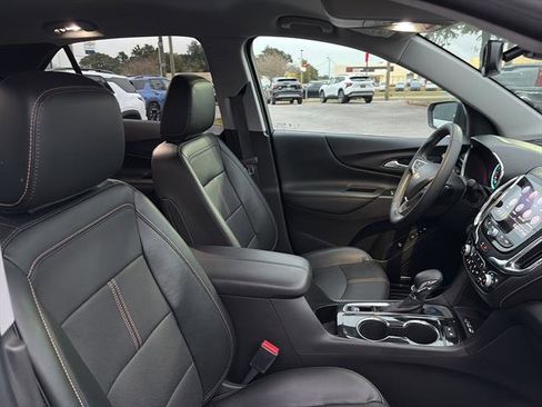 Used 2023 Chevrolet Equinox Premier image 9