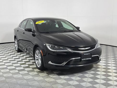 Used 2016 Chrysler 200 Limited FWD image 3