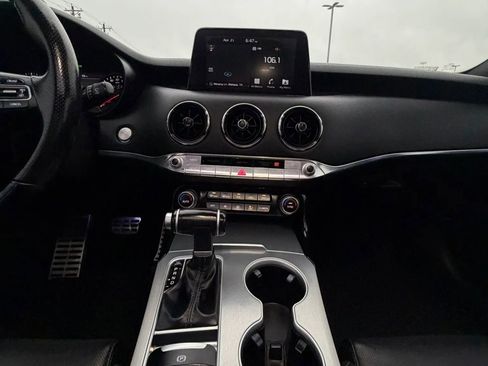 Used 2020 Kia Stinger GT1 RWD image 17
