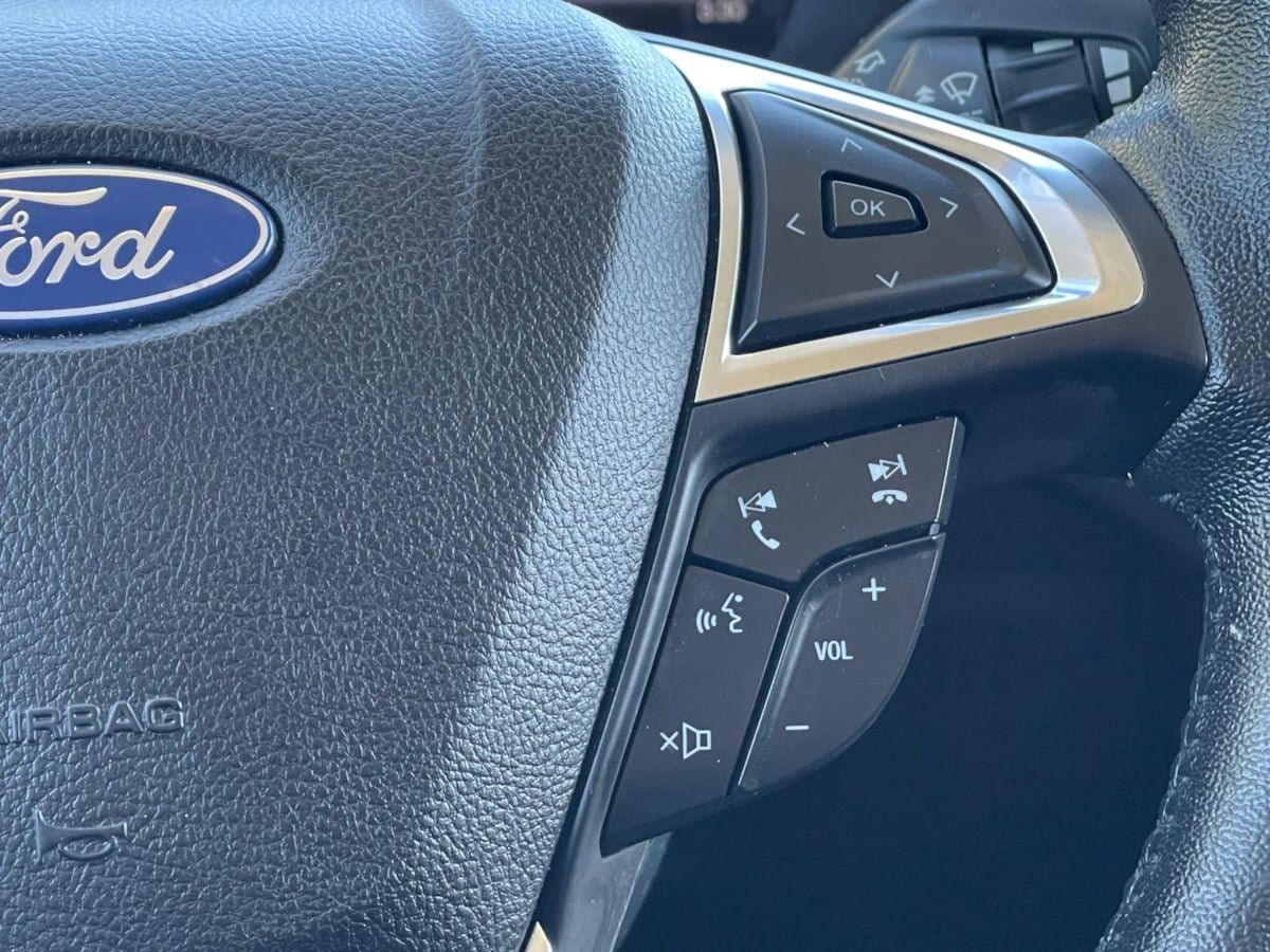 Used 2020 Ford Edge SEL AWD/4WD image 29