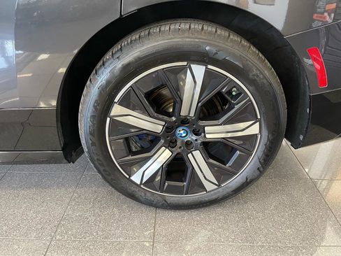 Used 2022 BMW iX xDrive50 w/ Premium Package AWD/4WD image 22