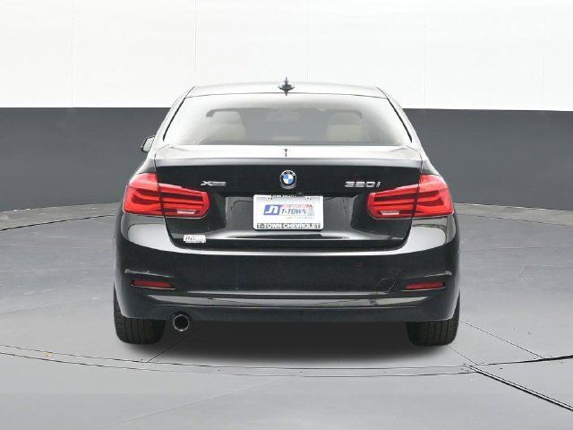 Used 2018 BMW 320i xDrive Sedan AWD/4WD image 11