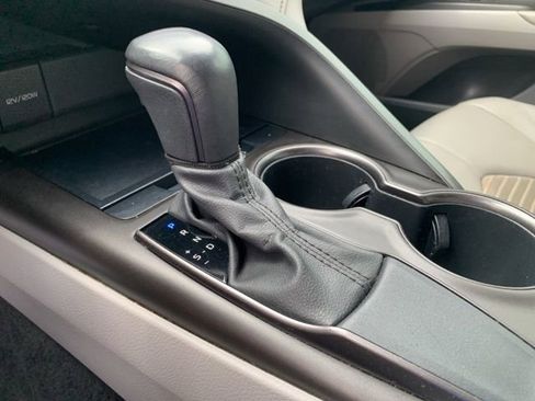 Used 2021 Toyota Camry SE image 29