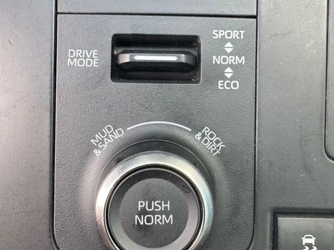 Used 2021 Toyota Highlander XSE image 13