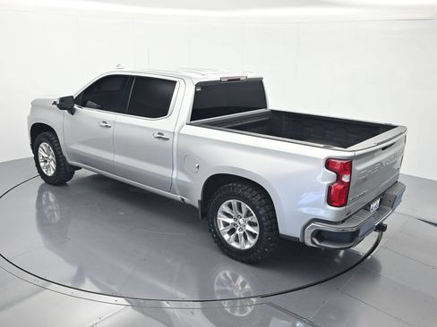 Used 2020 Chevrolet Silverado 1500 LTZ AWD/4WD image 35