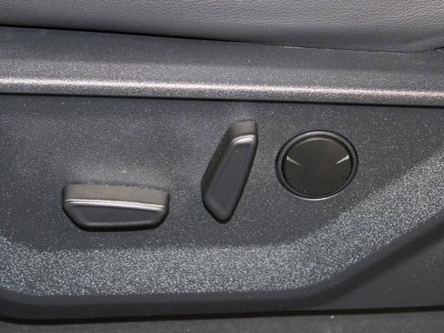 Used 2025 Ford F150 Lariat w/ Equipment Group 501A Mid AWD/4WD image 21