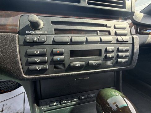 Used 2006 BMW 325Ci Convertible image 16