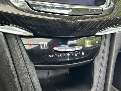 Used 2021 Cadillac XT6 Premium Luxury FWD image 26