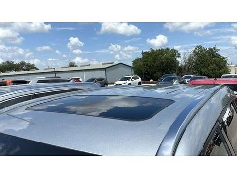 Used 2020 Toyota Highlander XLE FWD image 9
