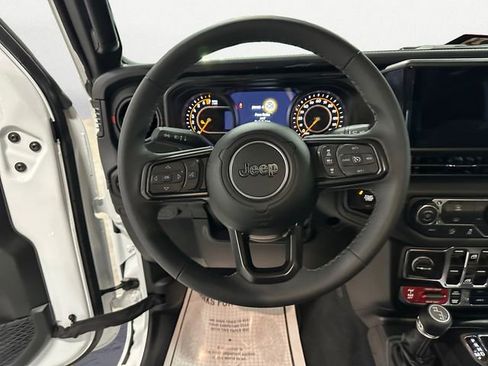 Used 2026 Jeep Gladiator Rubicon AWD/4WD image 12
