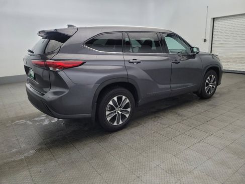 Used 2021 Toyota Highlander XLE image 10