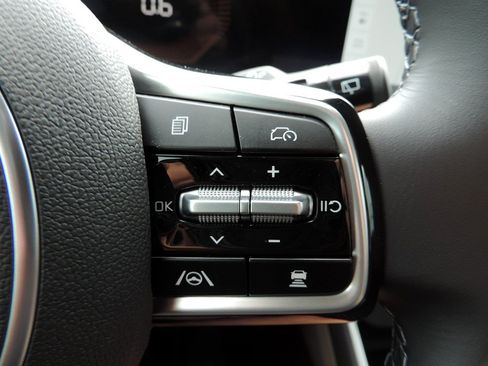 New 2026 Kia Carnival FWD image 23