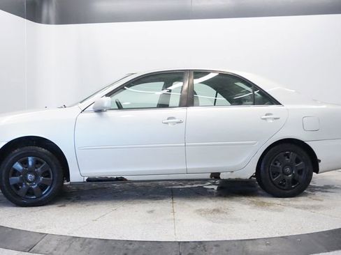Used 2003 Toyota Camry LE image 3