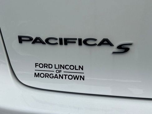 Used 2024 Chrysler Pacifica Limited w/ S Appearance Package image 24