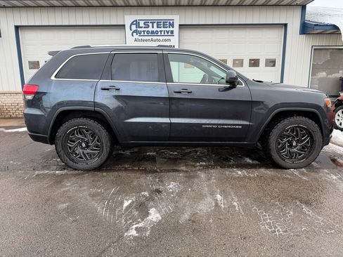 Used 2014 Jeep Grand Cherokee Laredo w/ Quick Order Package 23E image 2