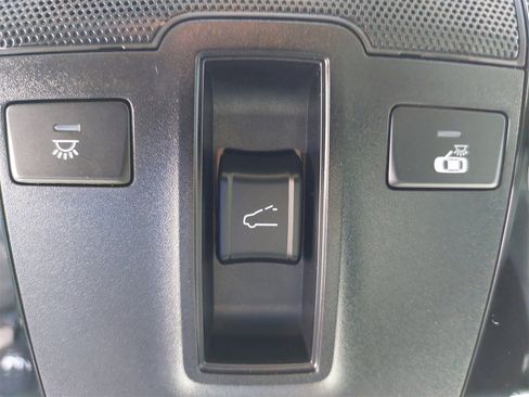 Certified 2025 Kia Seltos SX w/ SX Sunroof Package image 35