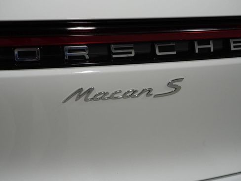 Used 2023 Porsche Macan S image 24