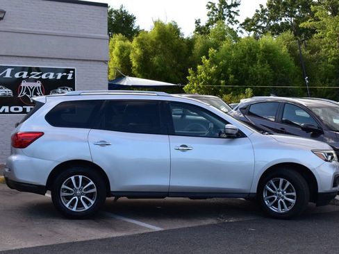 Used 2018 Nissan Pathfinder SV AWD/4WD image 3