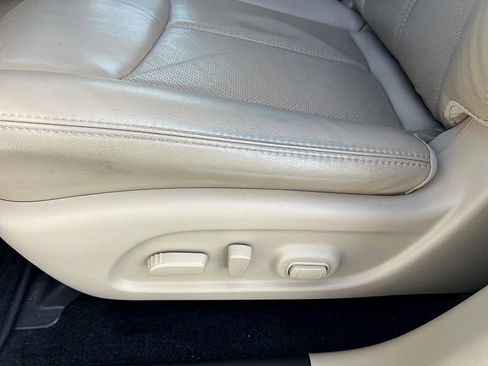 Used 2018 Nissan Pathfinder Platinum image 22