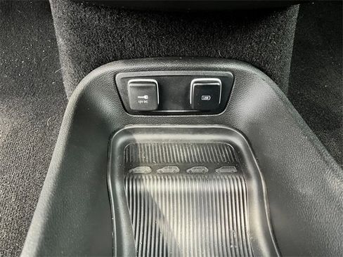 Used 2019 Chrysler Pacifica Touring Plus w/ S Appearance Package image 38