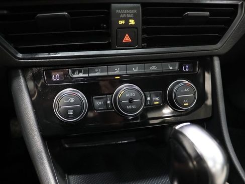 Used 2019 Volkswagen Jetta R-Line w/ R-Line Cold Weather Package FWD image 26