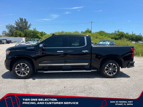 Used 2022 Chevrolet Silverado 1500 High Country w/ Z71 Off-Road Package AWD/4WD image 8