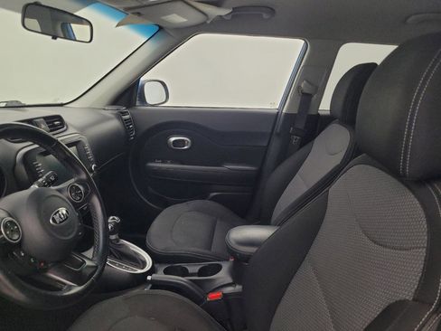 Used 2019 Kia Soul + image 17