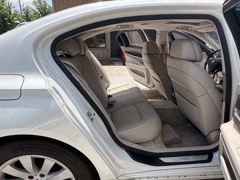 Used 2009 BMW 750Li RWD image 36