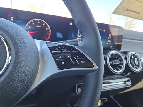 New 2026 Mercedes-Benz GLB 250 4MATIC image 17