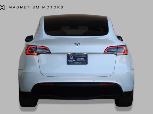 Used 2020 Tesla Model Y Long Range AWD/4WD image 8