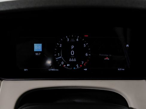 Used 2023 Land Rover Range Rover Velar R-Dynamic S image 23