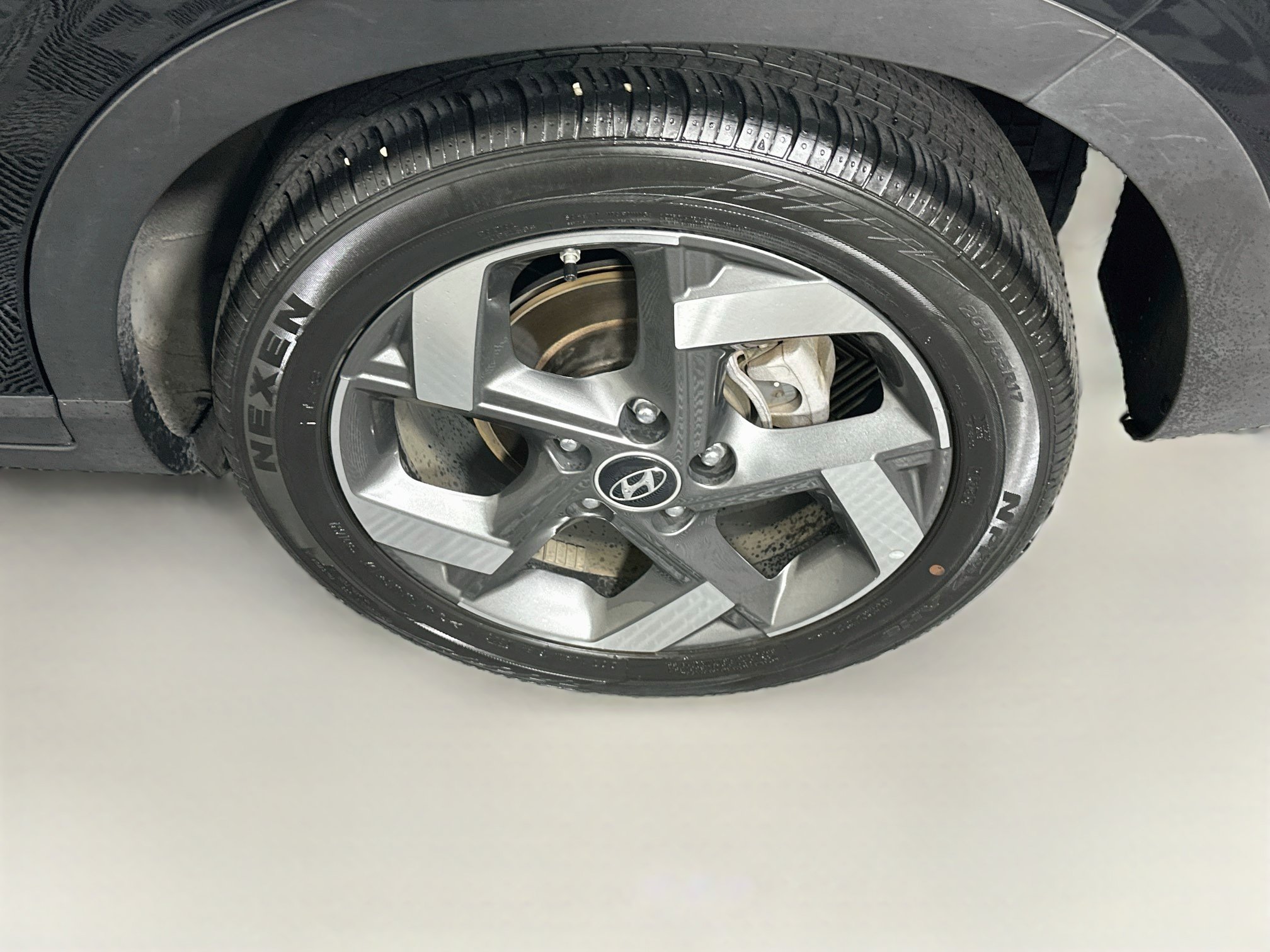 Used 2025 Hyundai Venue SEL FWD image 11