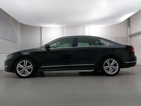 Used 2015 Volkswagen Passat 1.8T SE image 2