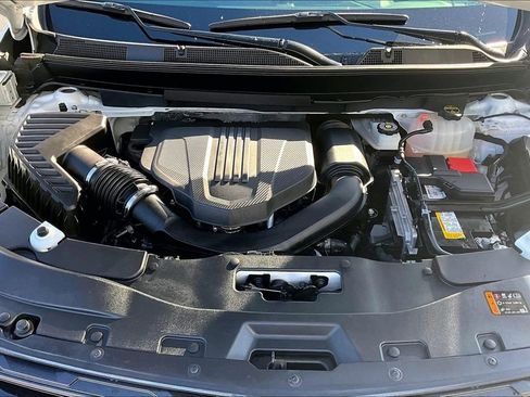 Used 2024 Chevrolet Traverse LS image 31