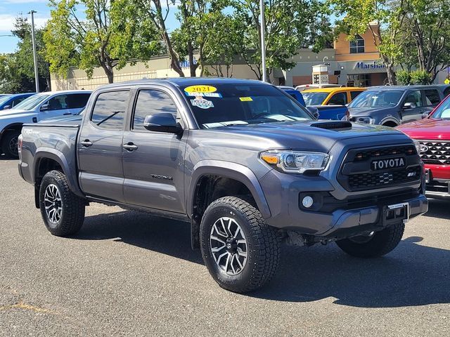 Used 2021 Toyota Tacoma TRD Sport w/ Technology Package RWD image 2