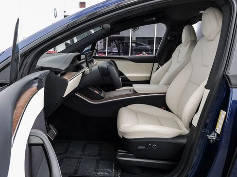 Used 2022 Tesla Model X image 4