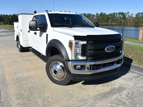 Used 2018 Ford F450 XL w/ Power Equipment Group image 2