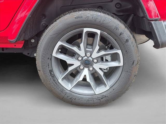 Used 2024 Jeep Wrangler Unlimited w/ Convenience Group AWD/4WD image 9