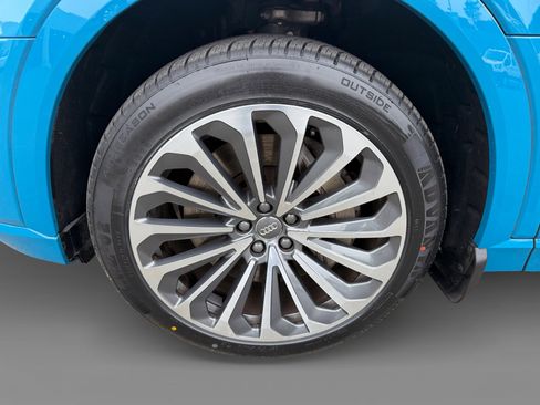 Used 2019 Audi e-tron Prestige image 9