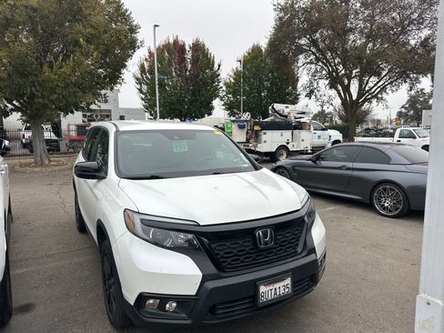 Used 2021 Honda Passport Sport image 3