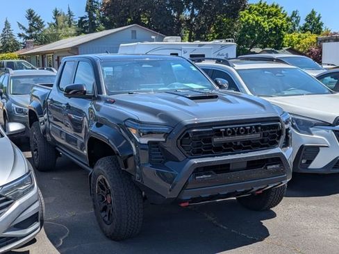 Used 2025 Toyota Tacoma TRD Pro AWD/4WD image 8