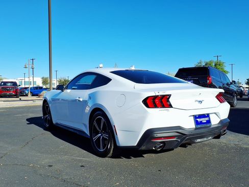 Used 2025 Ford Mustang EcoBoost image 4